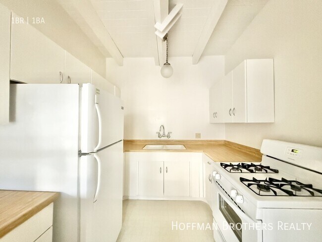 Foto del edificio - 11940 Laurelwood Dr