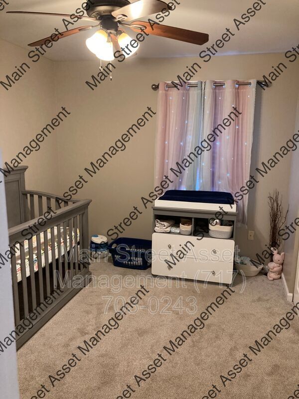 Building Photo - 133 Treeline Dr