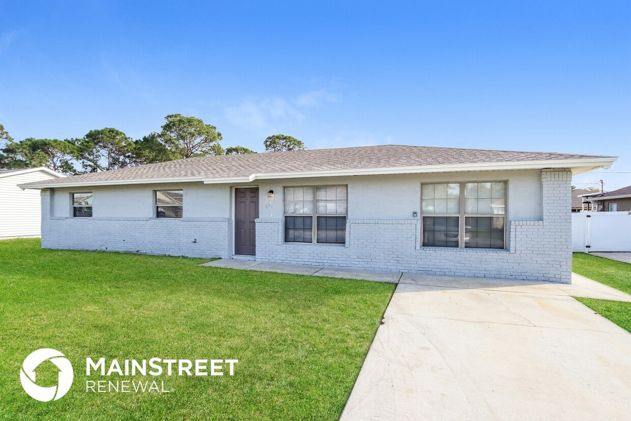Primary Photo - 674 Altamira St NW