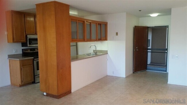 Building Photo - 1225 Pacific Beach Dr