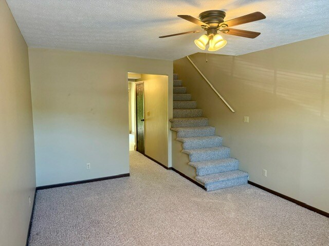 Foto del edificio - 1616 Spring Valley Dr