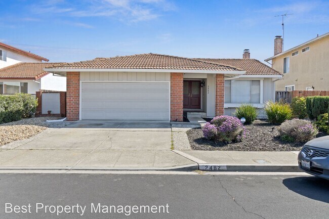 Building Photo - 4 br, 2 bath House - 2482 Cabrillo Dr