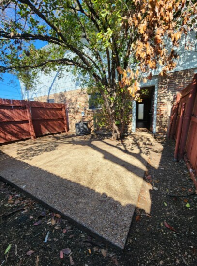 Building Photo - 114 S Las Vegas Trail