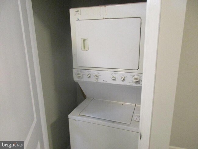 Foto del edificio - 1009 N Payson St