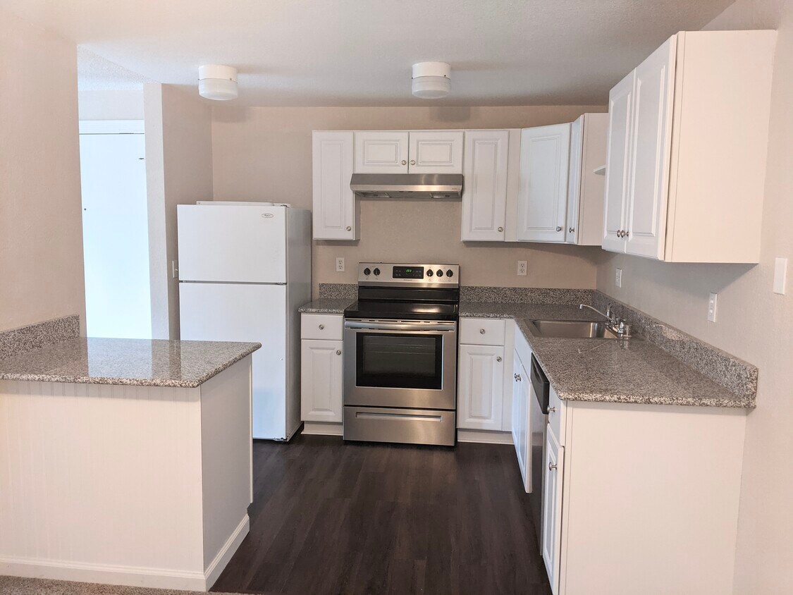 Foto principal - 1150 Sunset Blvd NE