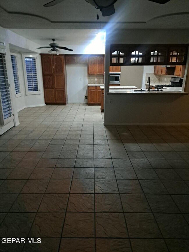 Foto del edificio - 12345 Kit Carson Dr