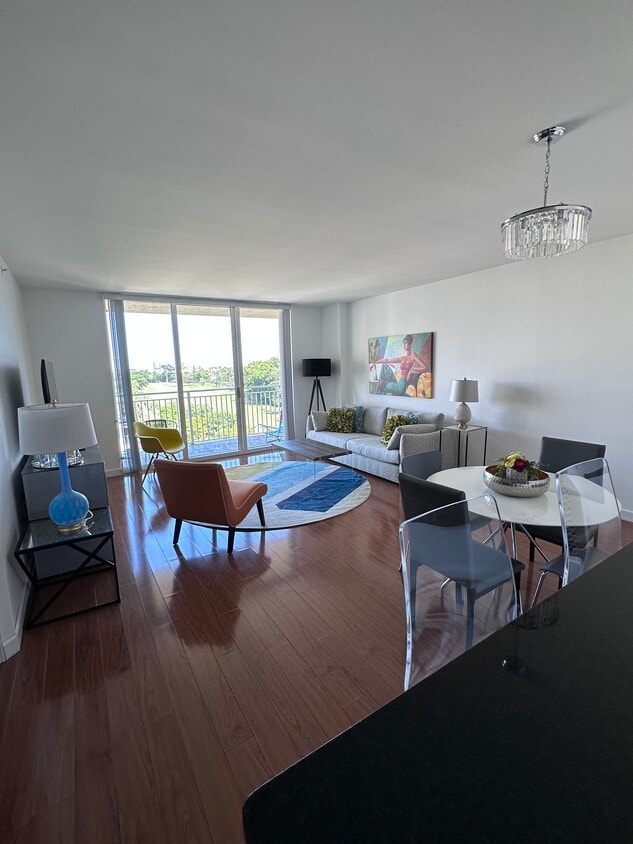 Foto principal - 99 SE Mizner Blvd