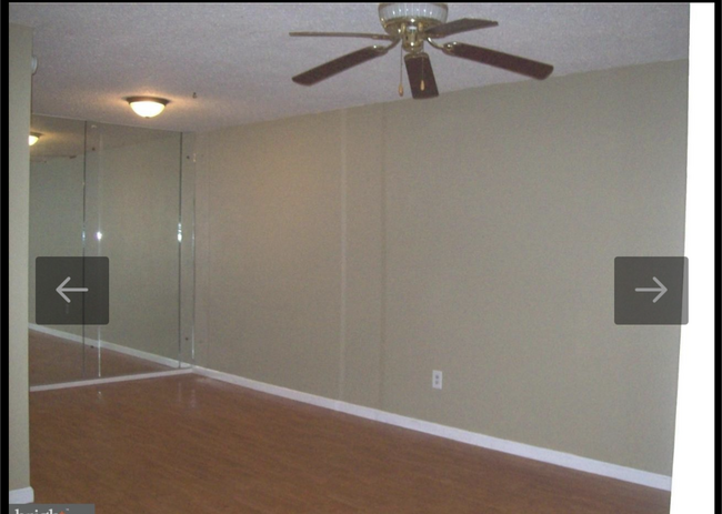 Building Photo - 20 Glenwood Dr