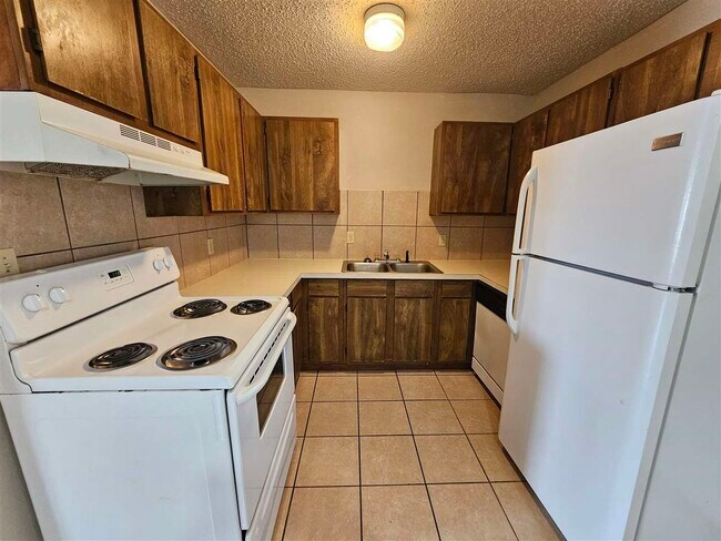 Foto del edificio - 7912 NW Crossland Cir