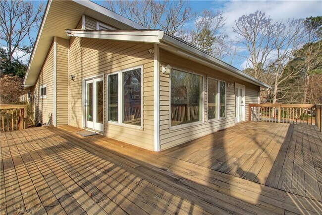 Foto del edificio - 2079 Silversmith Ln