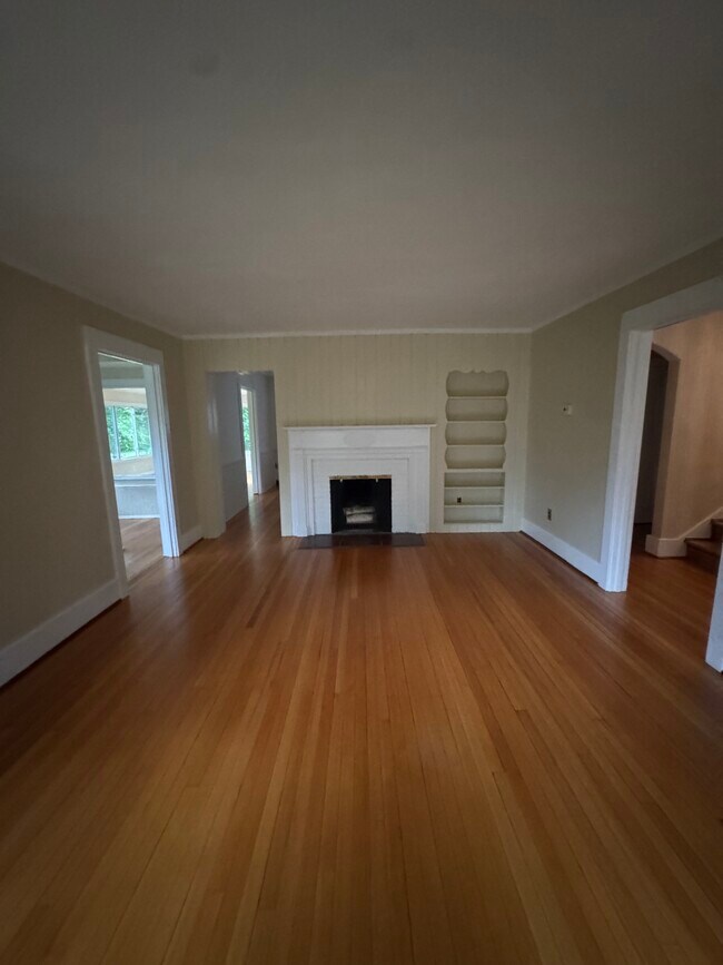 Building Photo - 206 Klinewoods Rd