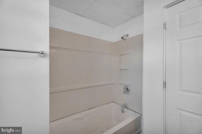 Foto del edificio - 102 N Black Horse Pike