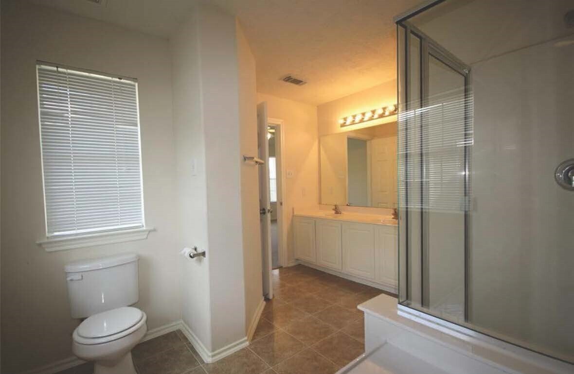 Foto del edificio - 14403 Fairbuff Ln