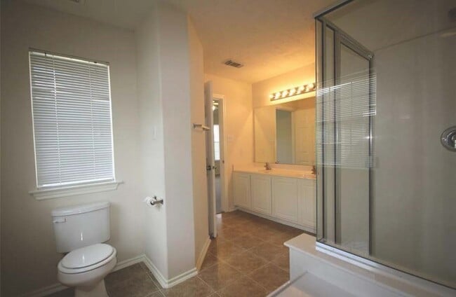 Building Photo - 14403 Fairbuff Ln