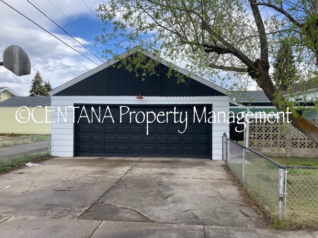 Building Photo - The cutest 3 bedroom house on the market (...