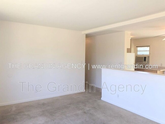 Building Photo - 230 Frances Dr NW