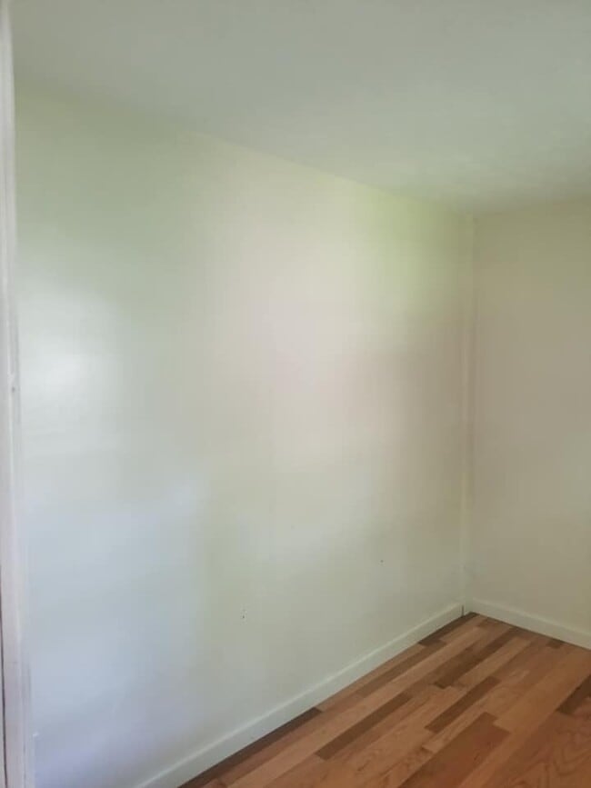 Building Photo - 2BR Bungalow Elmira Heights