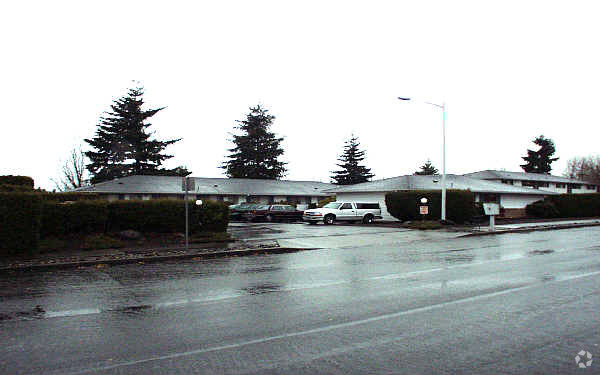 Building Photo - 21723 SE Alder Dr