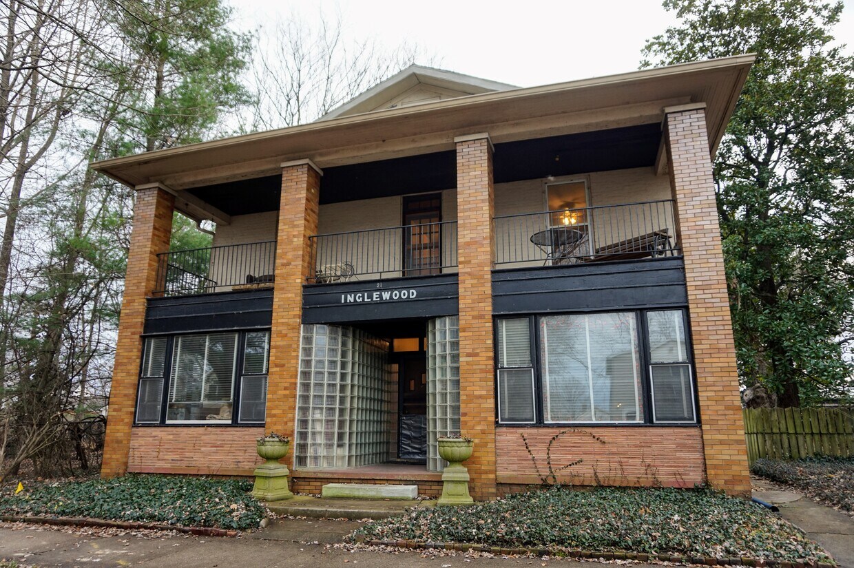 Front of building - 21 E Powell Ave