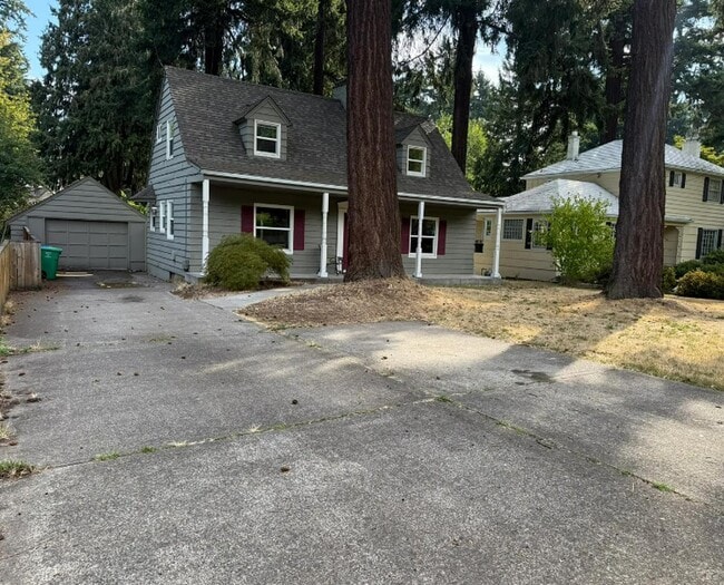 Building Photo - Charming NE Portland Apartment in a Great ...