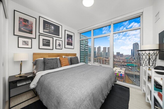 Foto del edificio - 345 N Halsted St