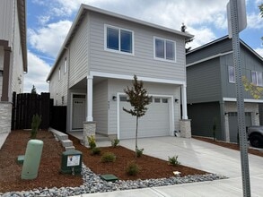 Building Photo - 9627 NE 29th Ave