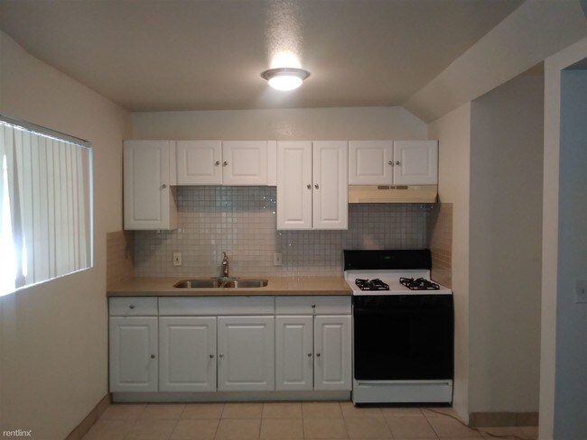 Foto del edificio - 1335 W 2nd St