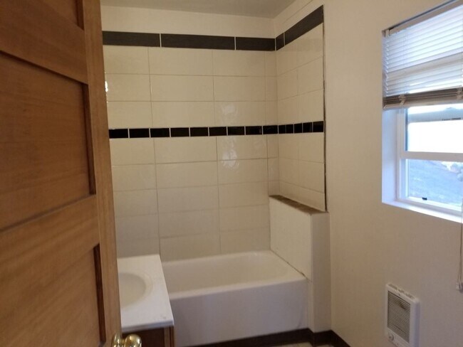 Foto del edificio - 1 br, 1 bath House - 9802 Road 22.7 NE