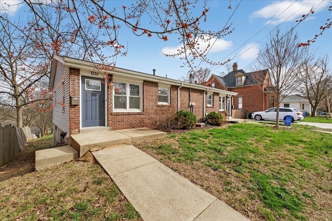 Building Photo - 1210 N 5th St