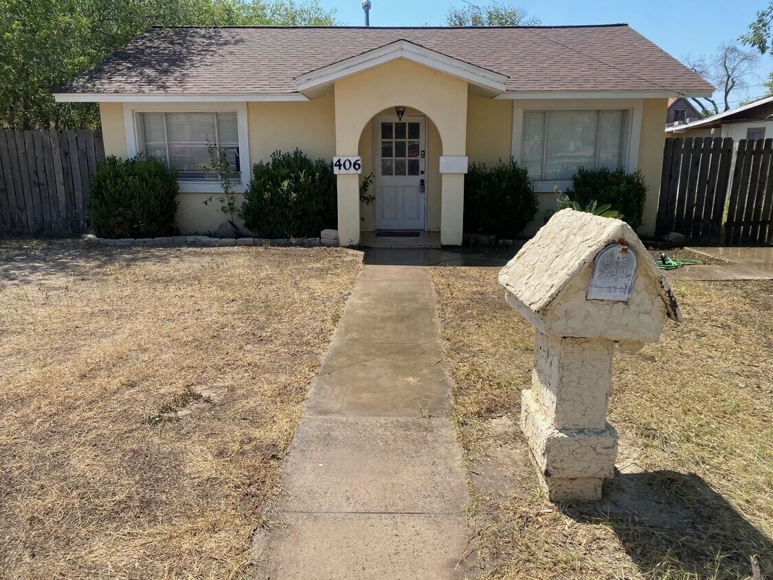 Foto principal - 406 W 4th St
