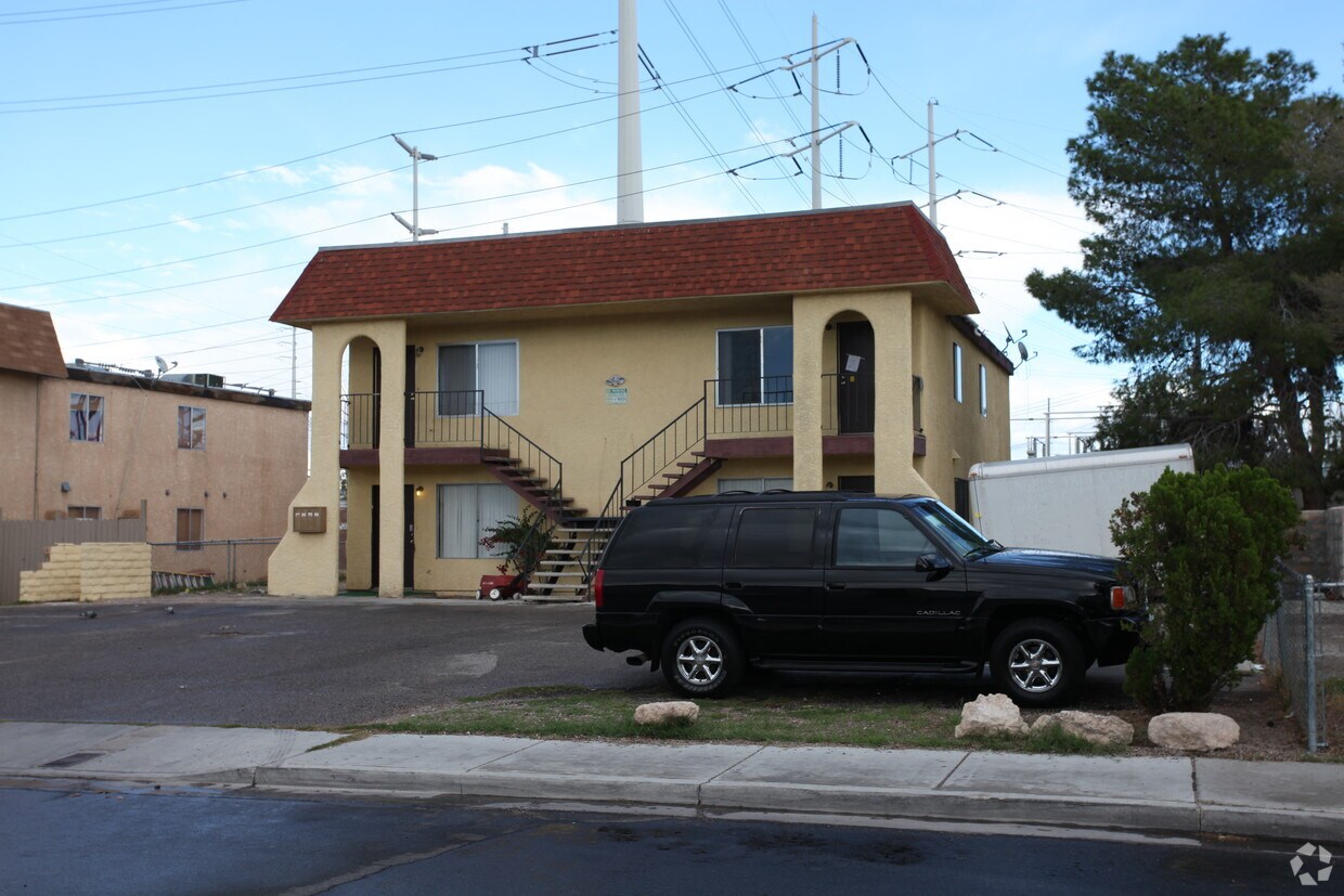 Building Photo - Sierra Baja