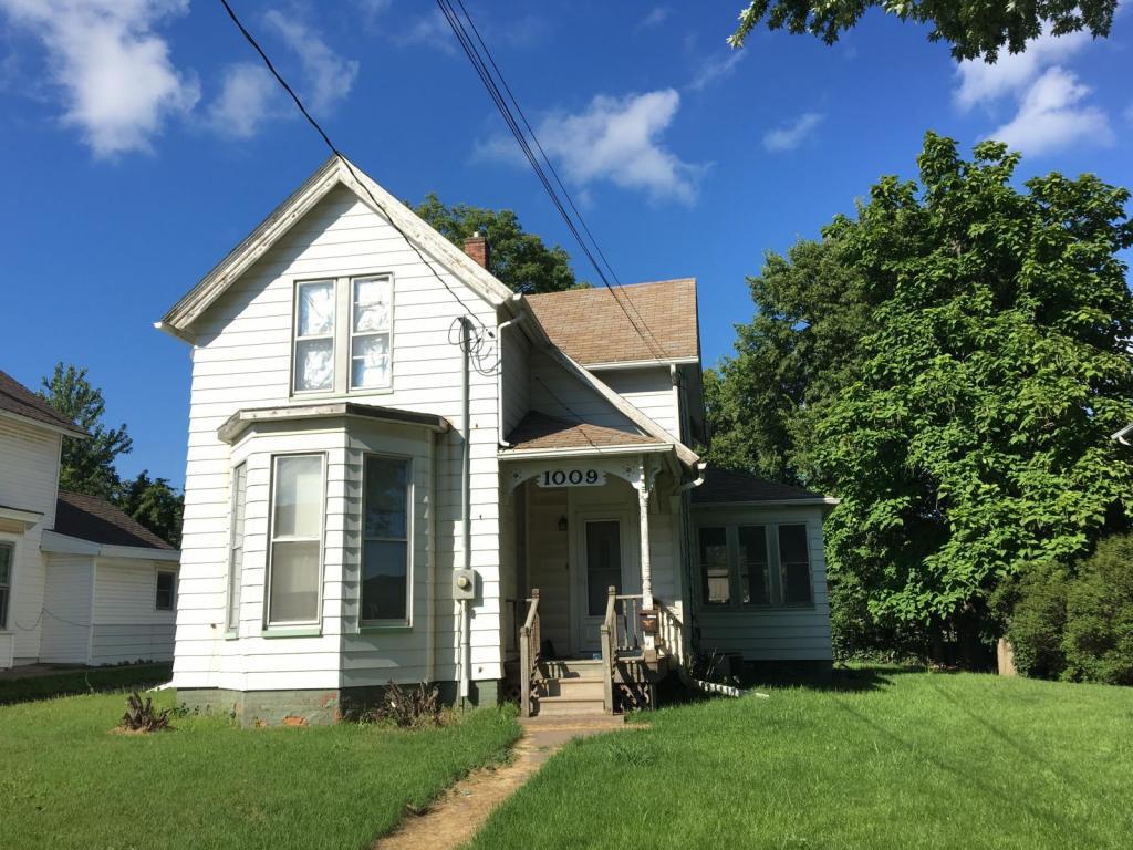 Primary Photo - 1009 Cedar St