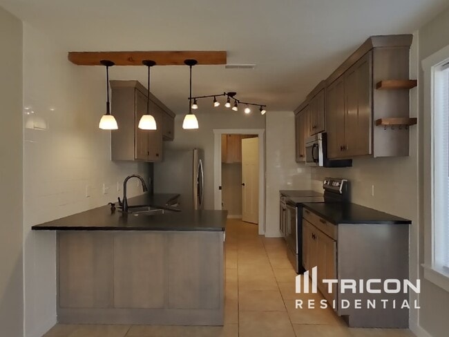 Foto del edificio - 620 Scotch Pine Dr