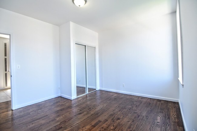 Building Photo - 566 W 162nd St
