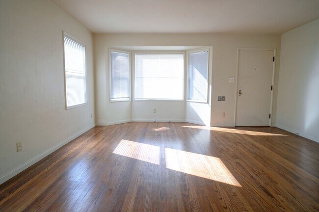Building Photo - Charming 3 Bed | 2 Bath Home in La Mesa – Great Location!