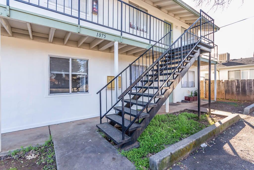Building Photo - 1075 Le Brun Ln
