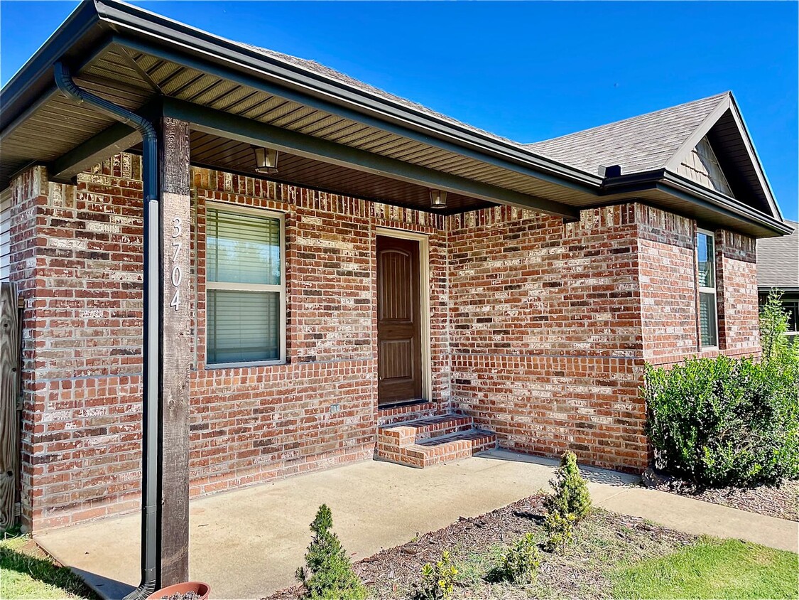 Foto principal - Modern 3-Bed, 2-Bath Home in Bentonville –...