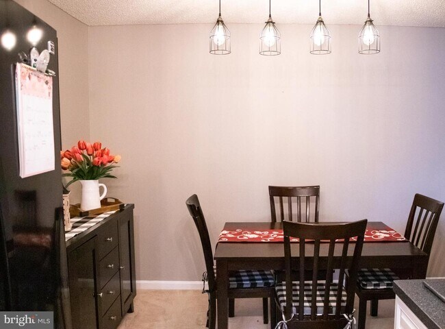 Building Photo - 12014 Golf Ridge Ct