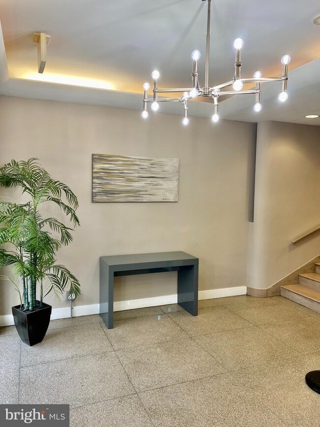 Main Lobby - 738 Longfellow St NW
