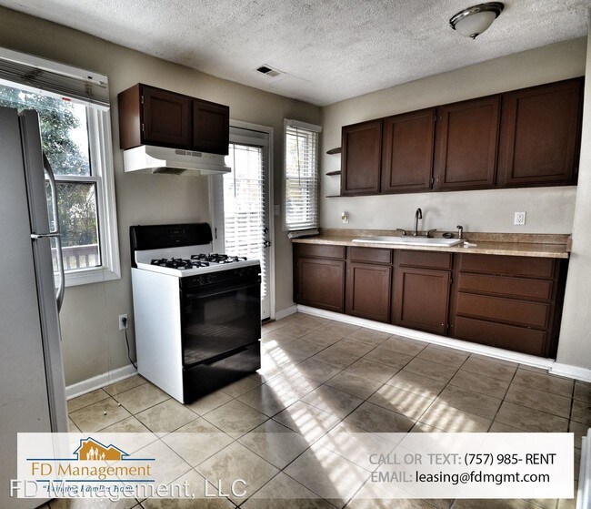 Foto del edificio - 2 br, 1 bath House - 8 Mitchell Rd