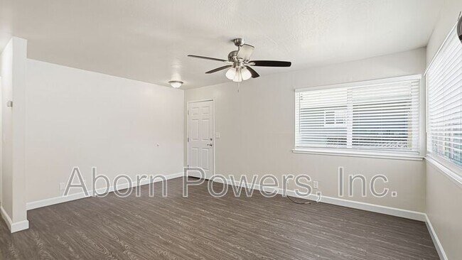 Foto del edificio - 2760 Coloma St