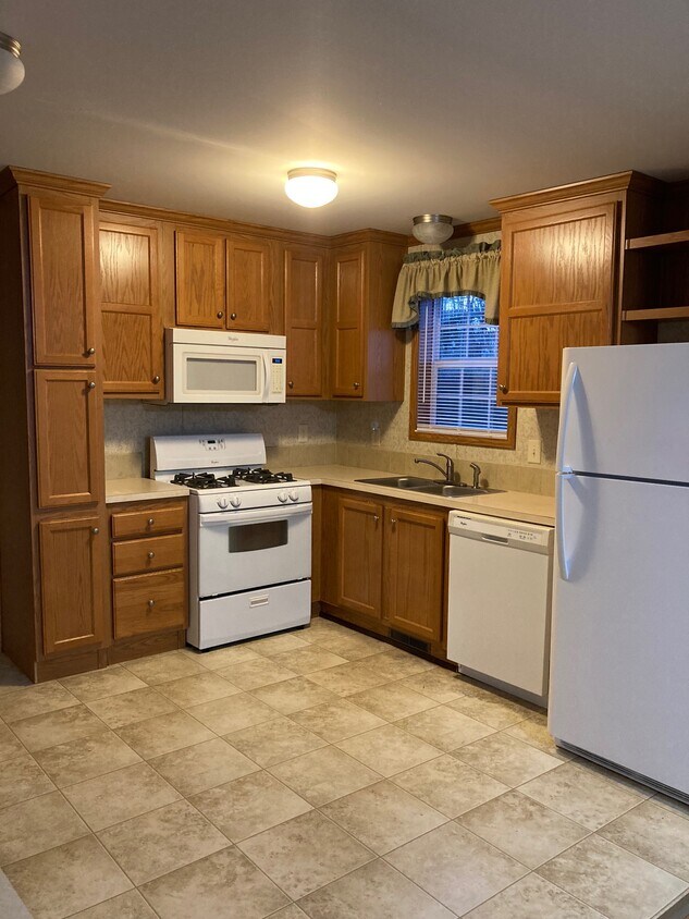 Foto principal - 58 Edgewood Dr