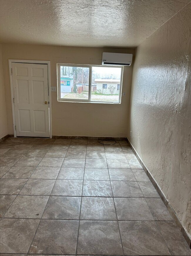 Foto del edificio - Great 1 Bed 1 Bath located near NMSU
