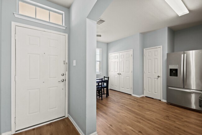 Foto del edificio - 3967 Mossy Spring Ln