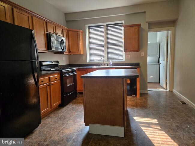 Foto del edificio - 132 N Kenwood Ave