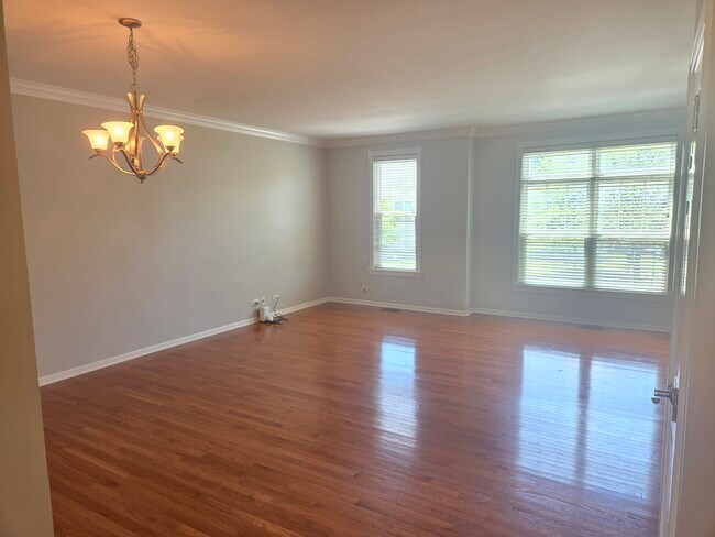 Foto del edificio - 3419 Bradbury Cir