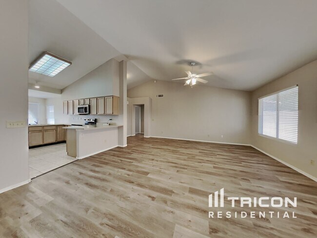 Building Photo - 1625 N 74th Pl