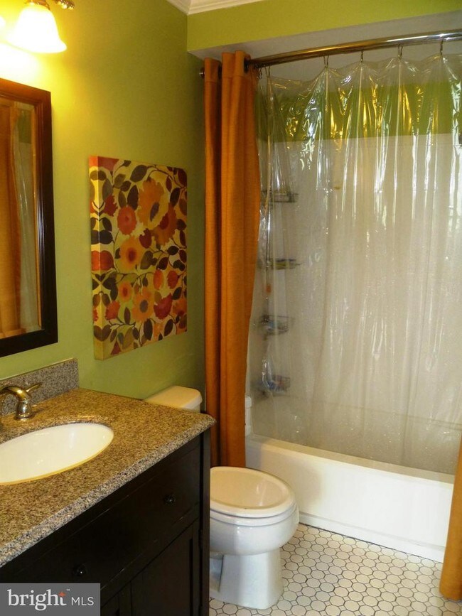 Foto del edificio - 8103 Lacy Dr