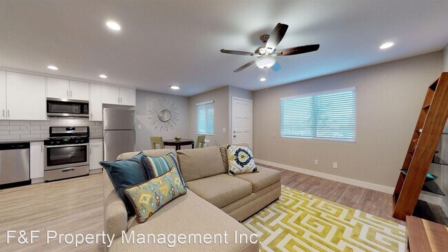 Building Photo - 303 W Clemmens Ln