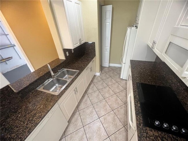 Foto del edificio - 6920 Julia Gardens Dr